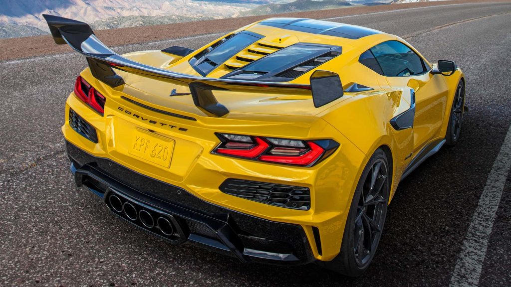 2025 Chevrolet Corvette ZR1 1,000 HP Beast with a Weight Problem