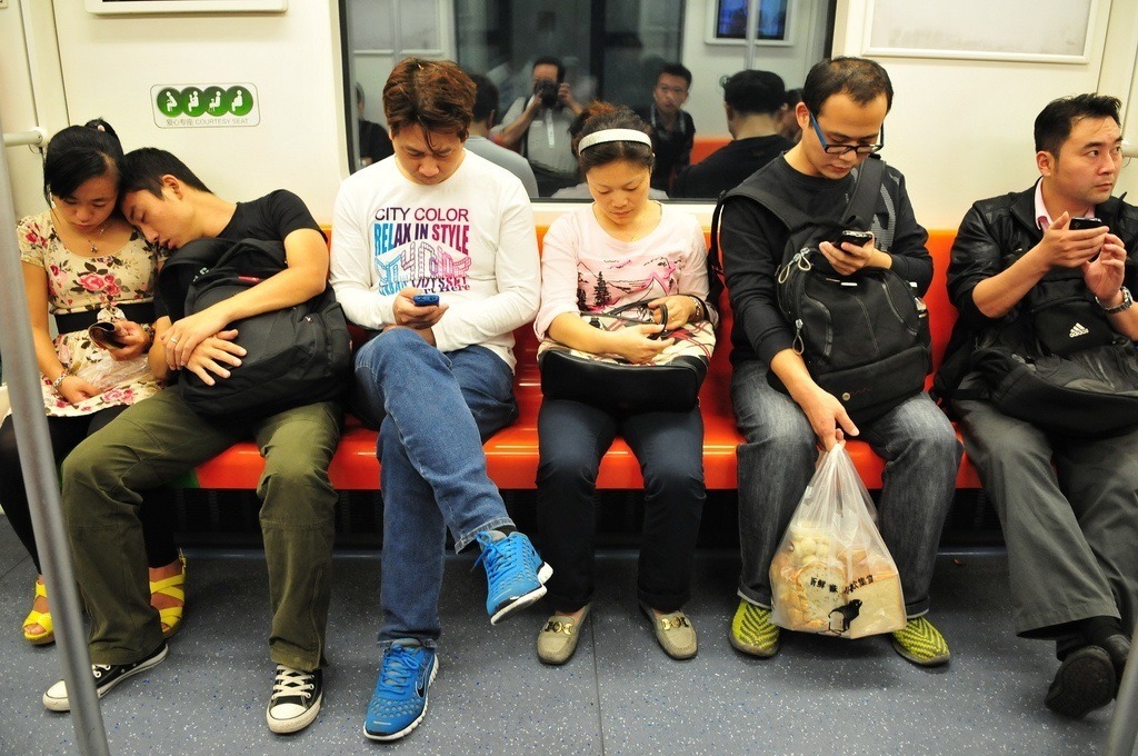 China's Internet Users Surge to 1.1 Billion, Boosting Economy