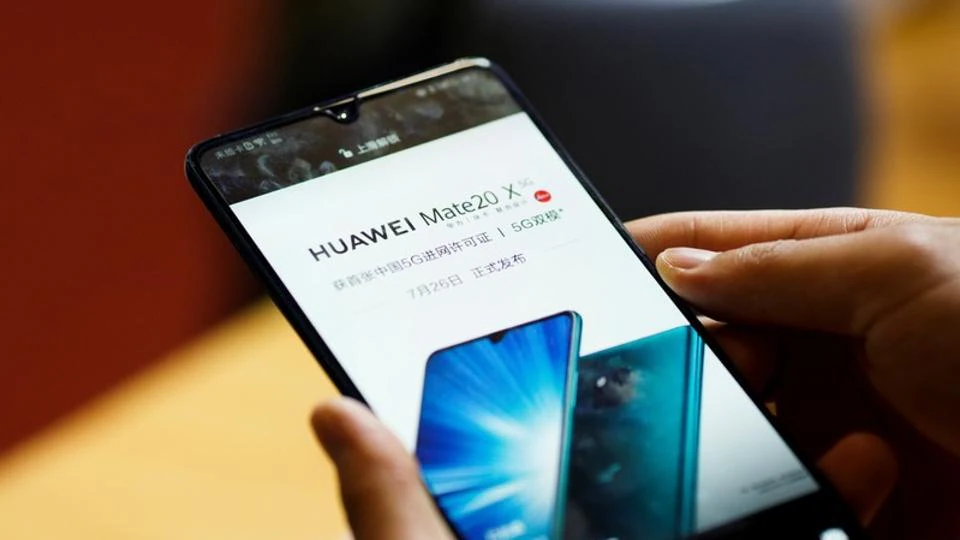 Huawei Dominates China's Booming Foldable Phone Market