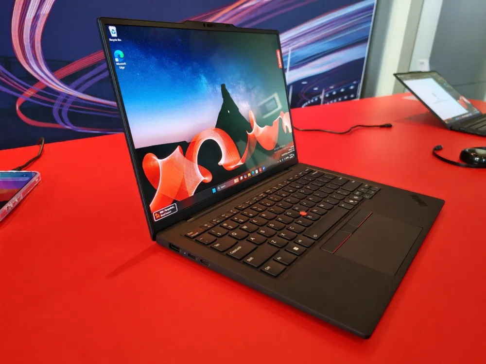 Lenovo ThinkPad X1 Carbon Gen 13 Aura Edition