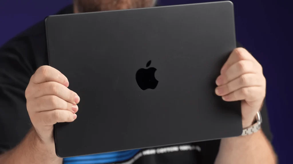 Apple's MacBook Pro With an M4 Chip Surfaces in Russia