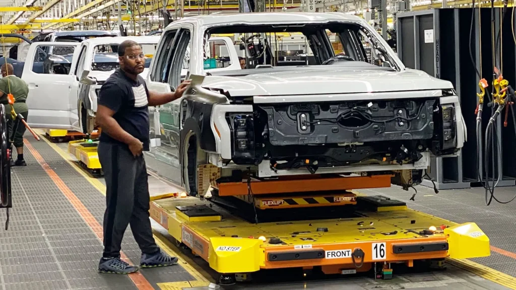 Ford Halts F-150 Lightning Production as EV Sales Decline